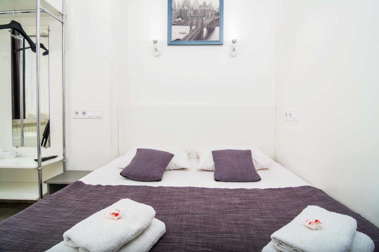 Smart Near Metro 24/7 Hotel
